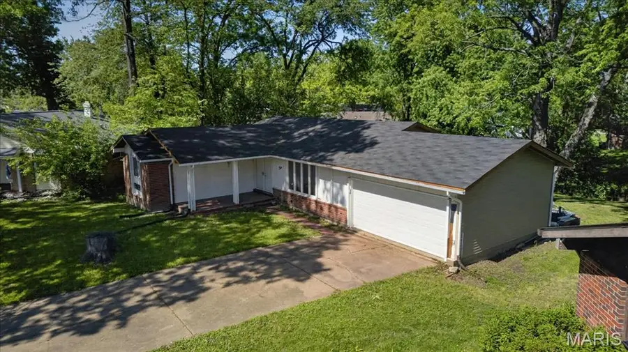 4 Cameo Court, Florissant, MO 63033 - #2