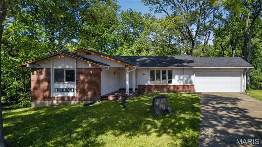 4 Cameo Court, Florissant, MO 63033 - #3