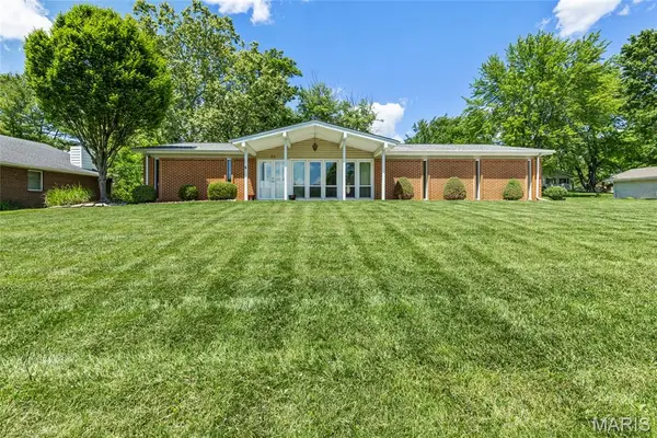 32 Normandy Drive, Lake St Louis, MO 63367