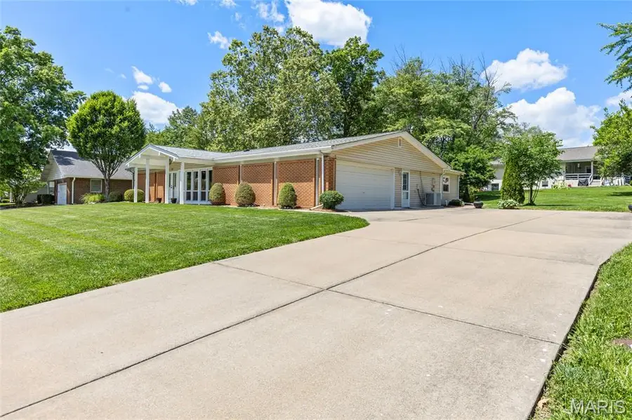 32 Normandy Drive, Lake Saint Louis, MO 63367 - #3