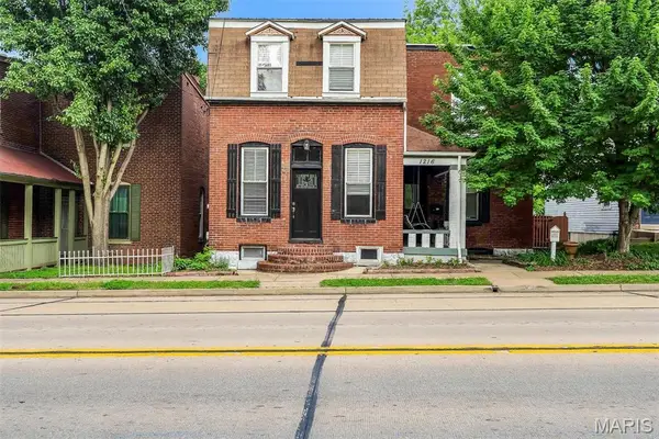 1216 N 5th Street, St Charles, MO 63301