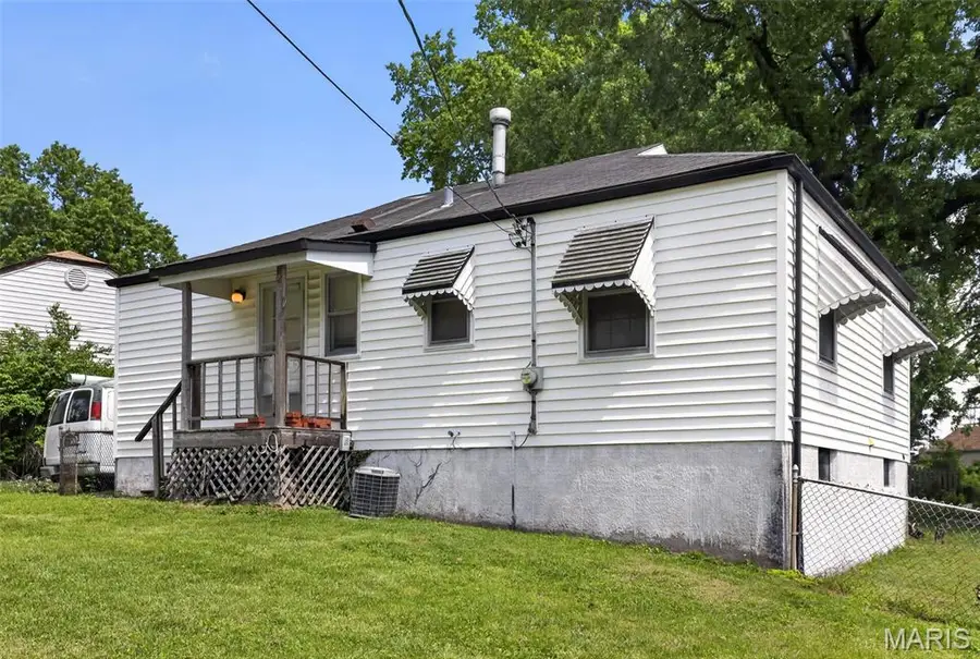 1941 Farrell Drive, Saint Louis, MO 63133 - #3