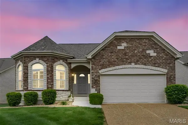 1210 Emerald Gardens Drive, St Peters, MO 63376