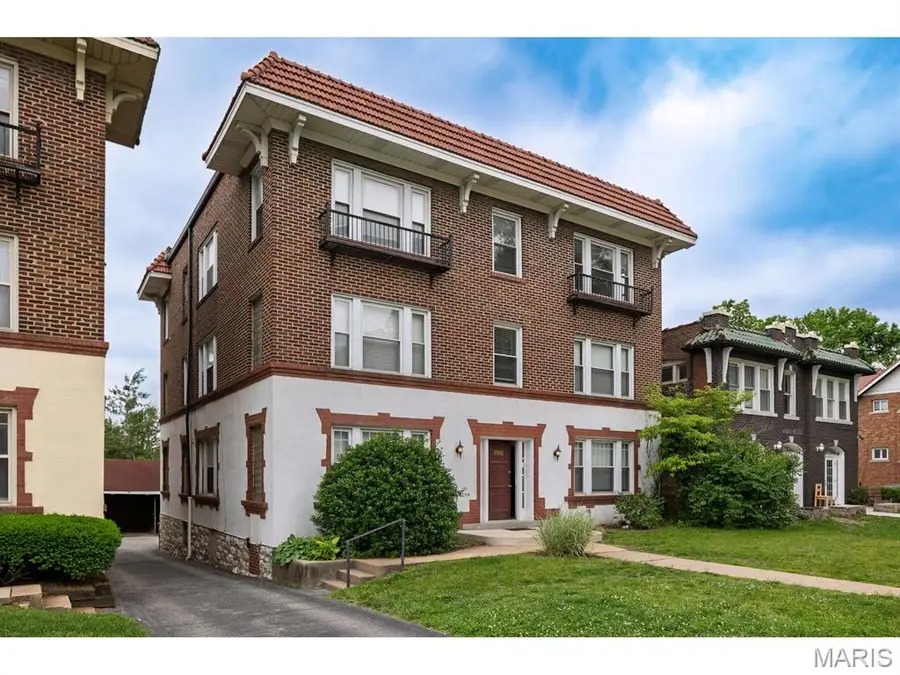 7012 Forsyth Boulevard #3W, Hadley, MO 63105 - #3