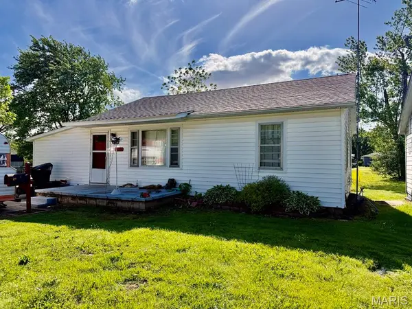 909 N Walnut Street, Dexter, MO 63841