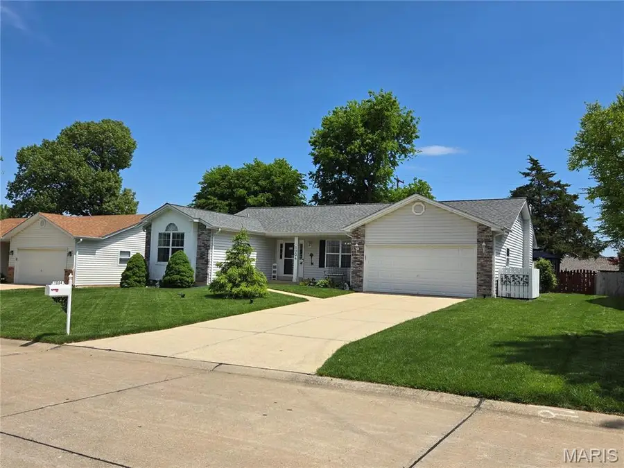 1004 N Brampton Drive, Saint Charles, MO 63304 - #3