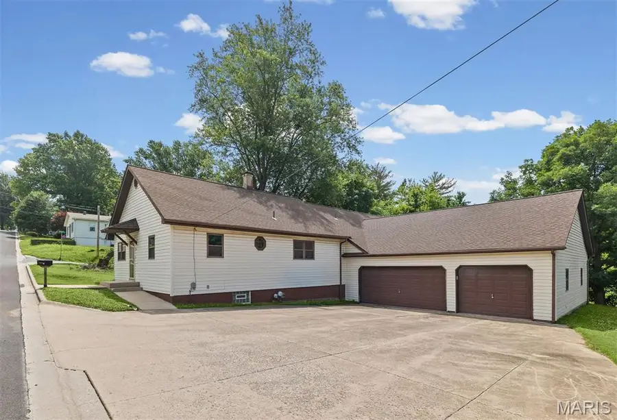 66 Austin Avenue, Glen Carbon, IL 62034 - #2