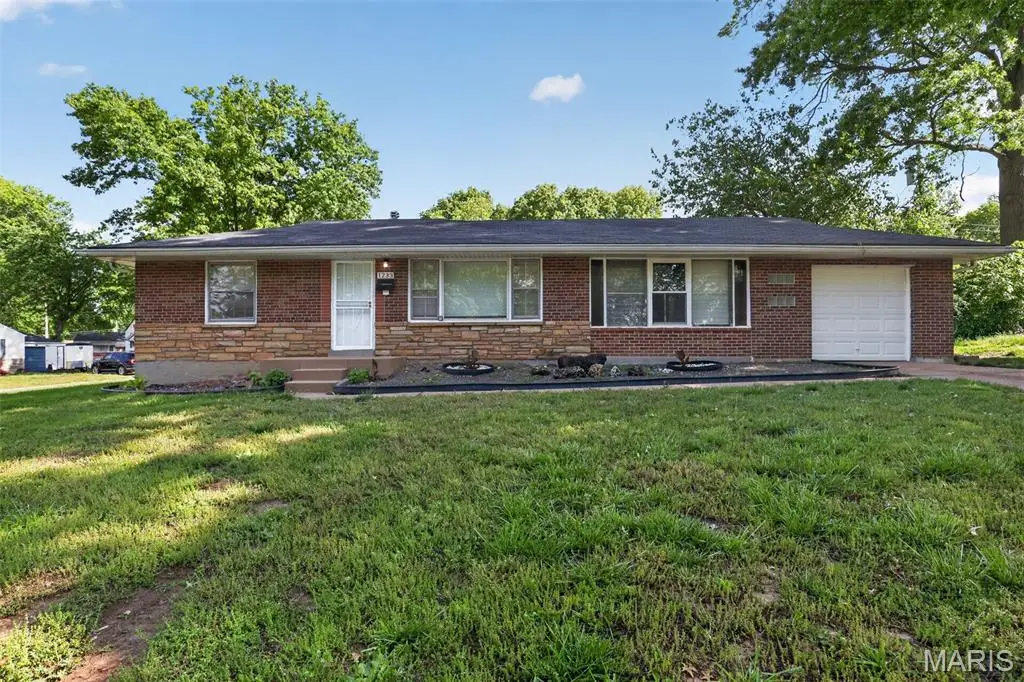 1233 Bosworth Drive, Saint Louis, MO 63137 - #1