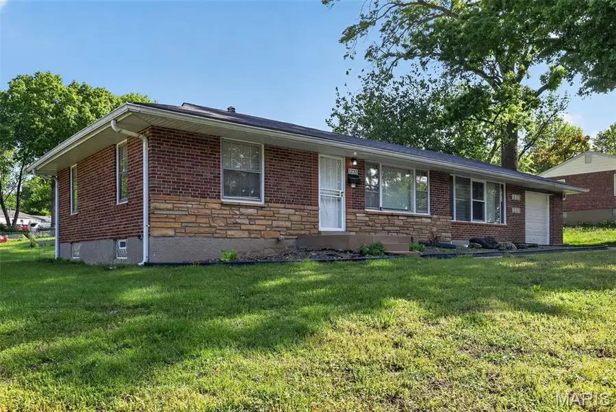 1233 Bosworth Drive, Saint Louis, MO 63137 - #3