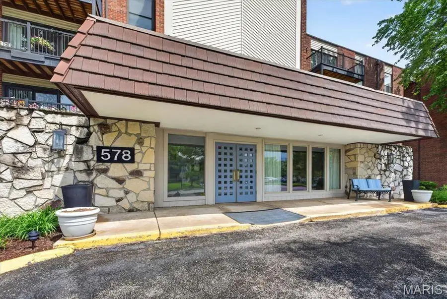 578 Sarah Lane #101, Saint Louis, MO 63141 - #3