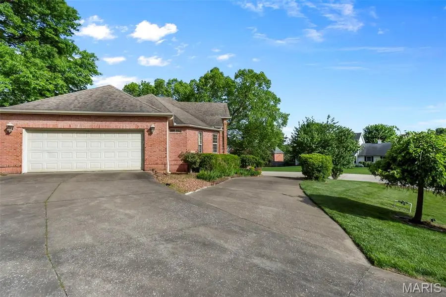 2204 Crown Point Drive, Cape Girardeau, MO 63701 - #3