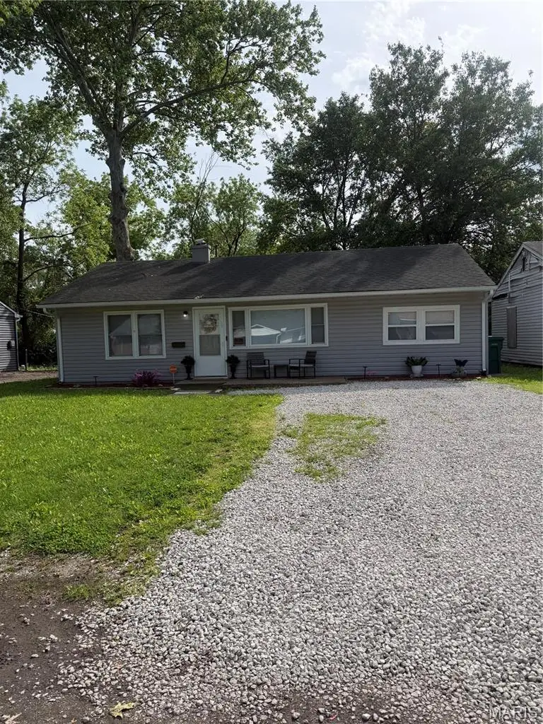 33 Louise Lane, Cahokia, IL 62206 - #1