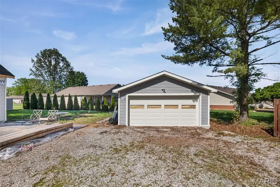 603 N Hickory Street, Smithton, IL 62285 - #3