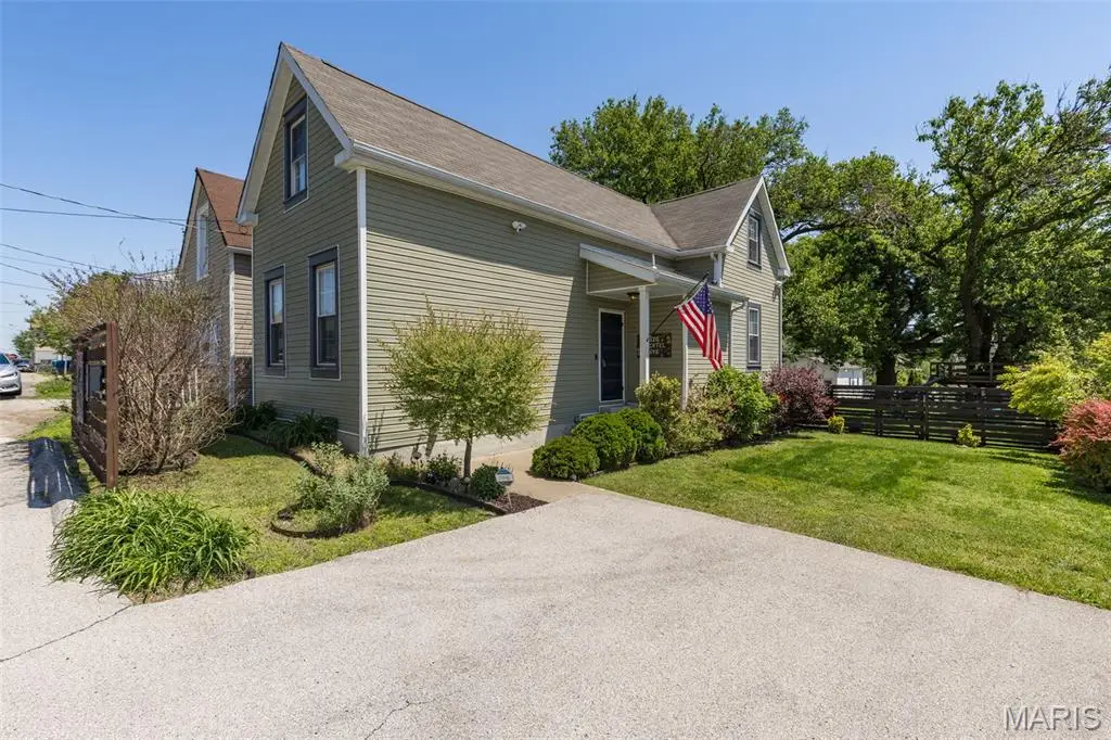 920 Wachtel Avenue, Saint Louis, MO 63125 - #1