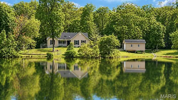 21212 Oak Trail, Warrenton, MO 63383