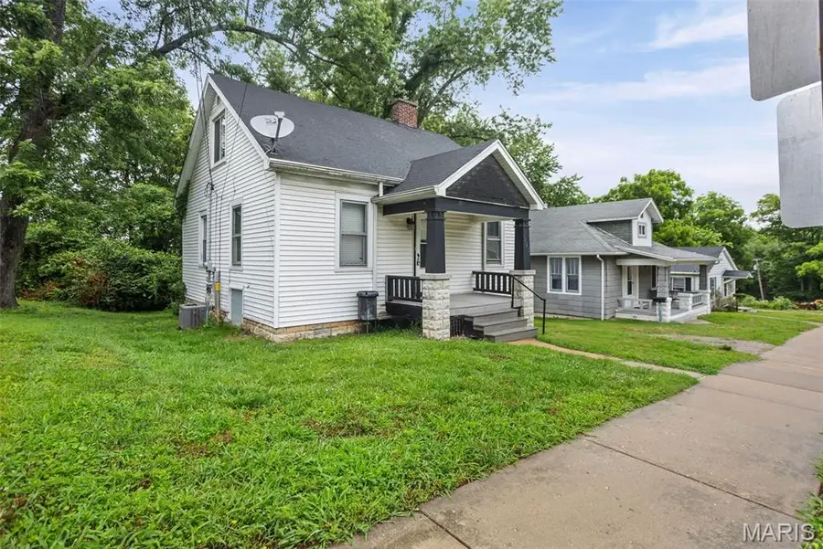 321 W Cleveland Avenue, Belleville, IL 62220 - #3