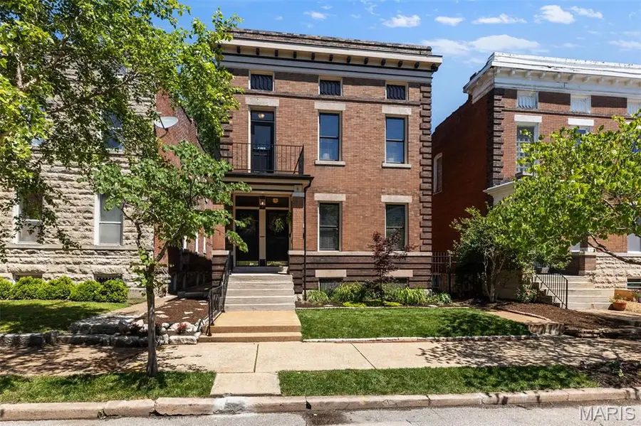 4135 Flad Avenue, Saint Louis, MO 63110 - #2