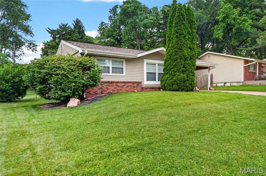 11035 Warwickhall Drive, Bridgeton, MO 63044 - #1