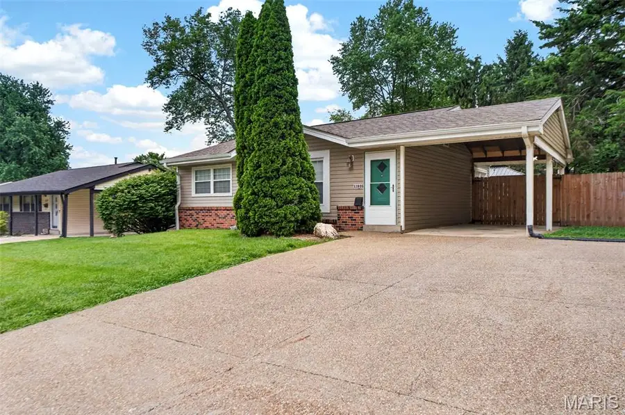 11035 Warwickhall Drive, Bridgeton, MO 63044 - #2