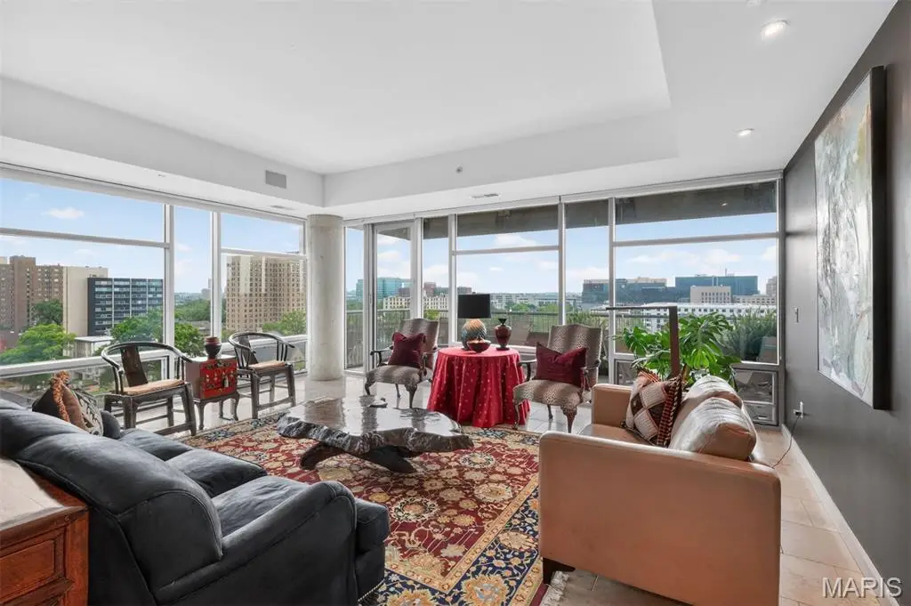 4545 Lindell Boulevard #29, Saint Louis, MO 63108 - #1