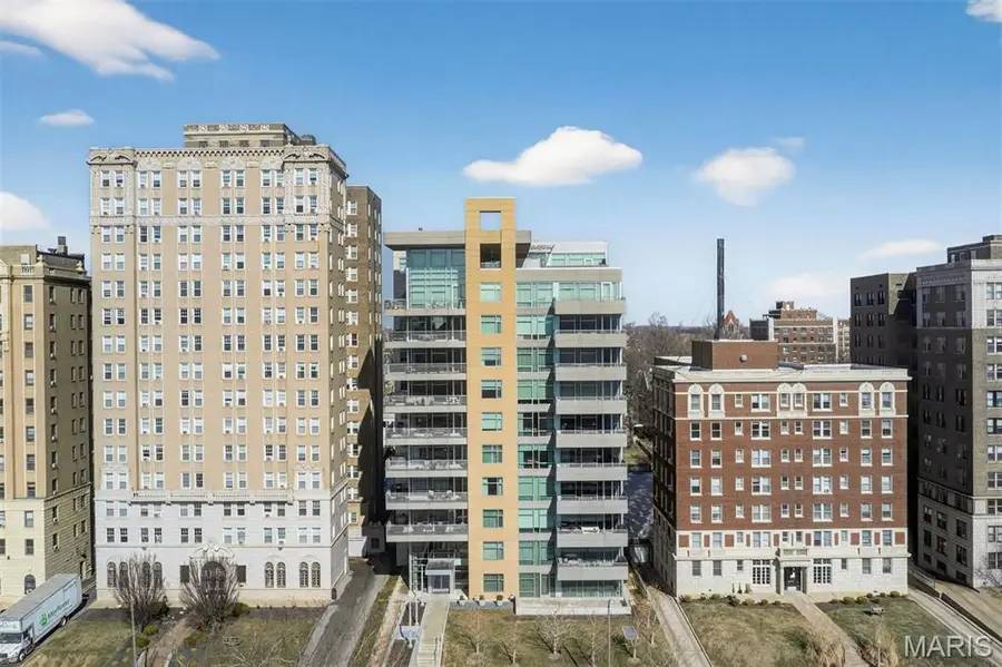 4545 Lindell Boulevard #29, Saint Louis, MO 63108 - #2