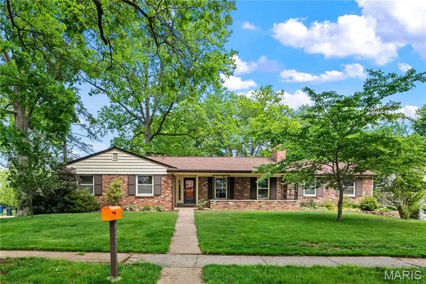 429 Geyer Forest Drive, Kirkwood, MO 63122
