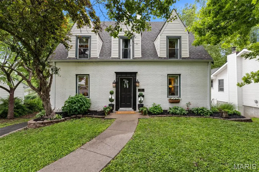 996 N Woodlawn Avenue, Kirkwood, MO 63122 - #1