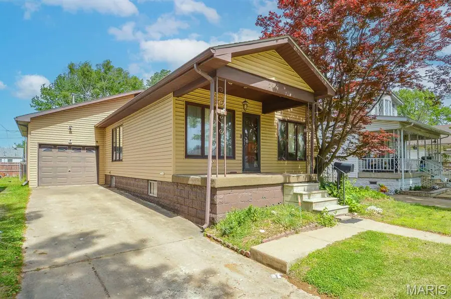 2949 Iowa Street, Granite City, IL 62040 - #2