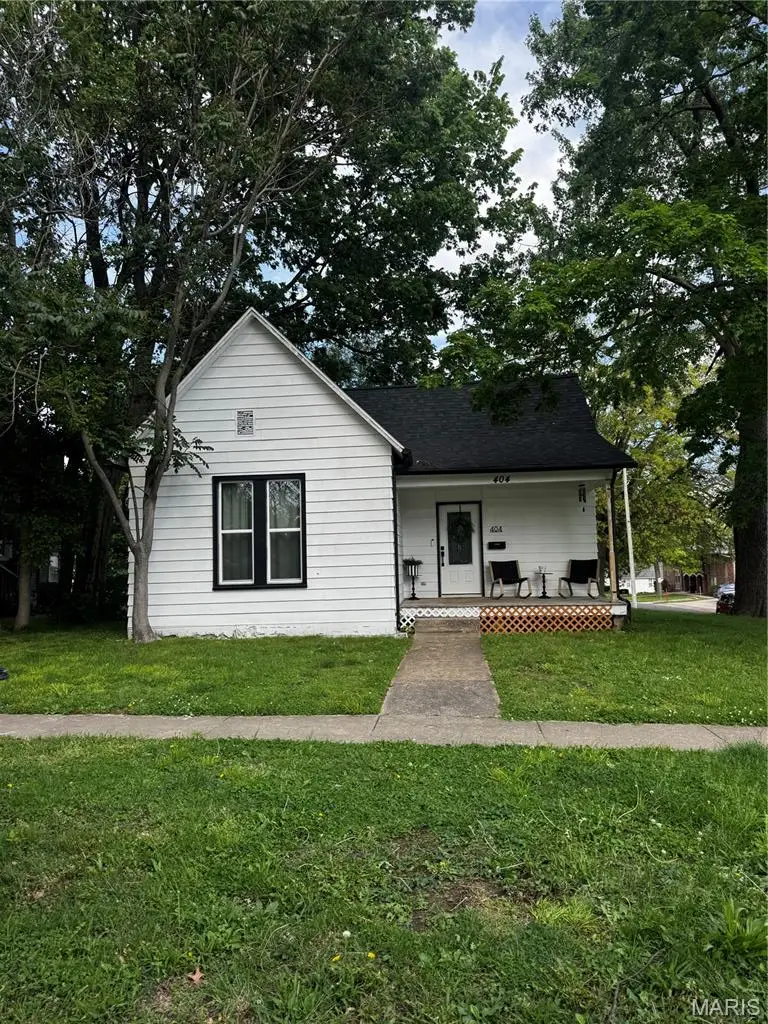 404 N Locust Street, Greenville, IL 62246 - #2