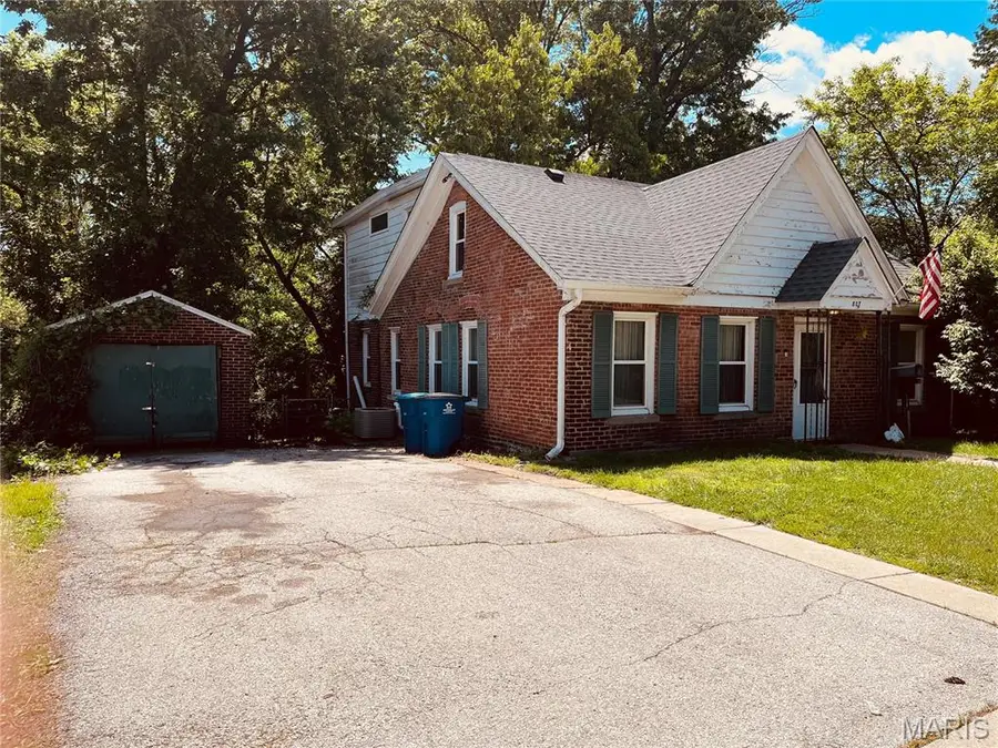 807 College Avenue, Alton, IL 62002 - #2