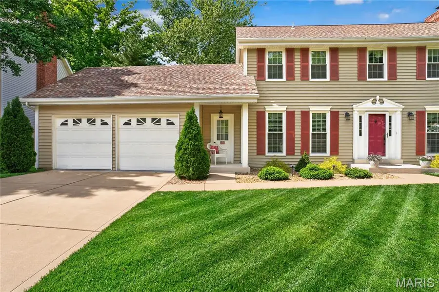 15489 Long Castle Forest Court, Chesterfield, MO 63017 - #2