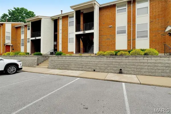 1989 Hunting Lake Court #303, St Louis, MO 63122