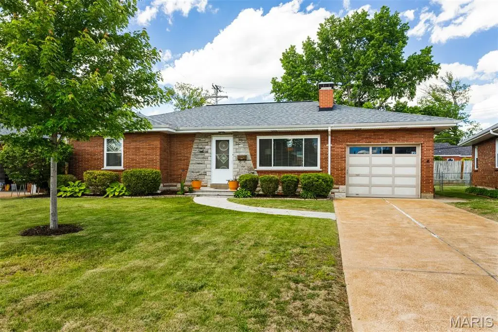 5939 Hilgard Place, Saint Louis, MO 63109 - #1