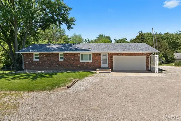 2018 Broadway, Highland, IL 62249