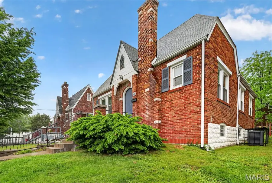 21 Robert Avenue, Saint Louis, MO 63135 - #3