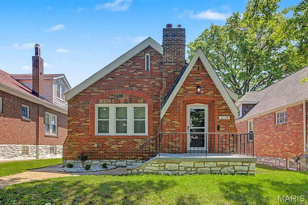 6134 Adkins Avenue, Saint Louis, MO 63116 - #1