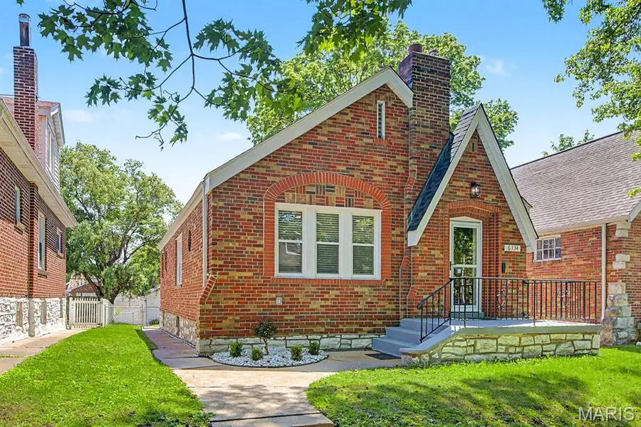6134 Adkins Avenue, Saint Louis, MO 63116 - #2