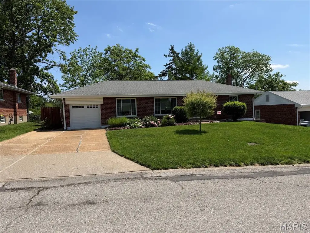 10100 Jeffleigh Lane, Saint Louis, MO 63123 - #1