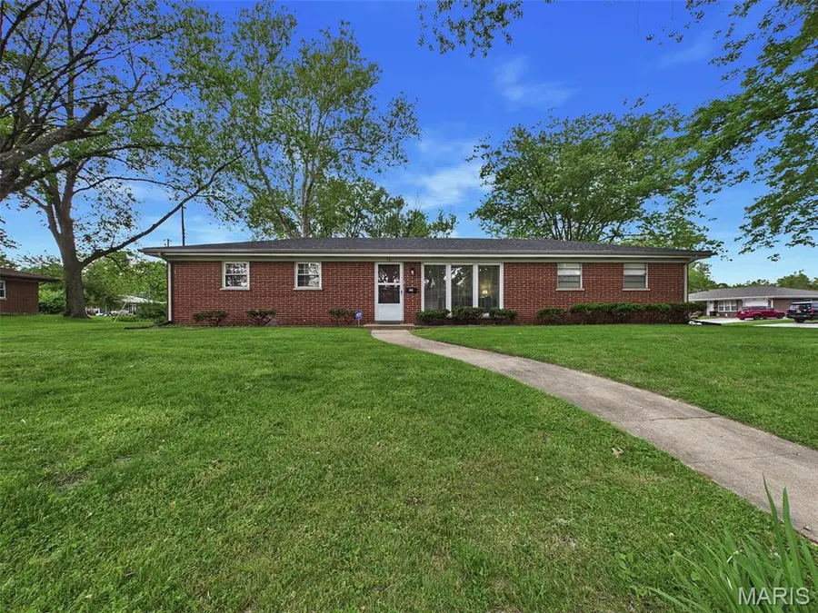 121 Sheffield Drive, Belleville, IL 62223 - #2