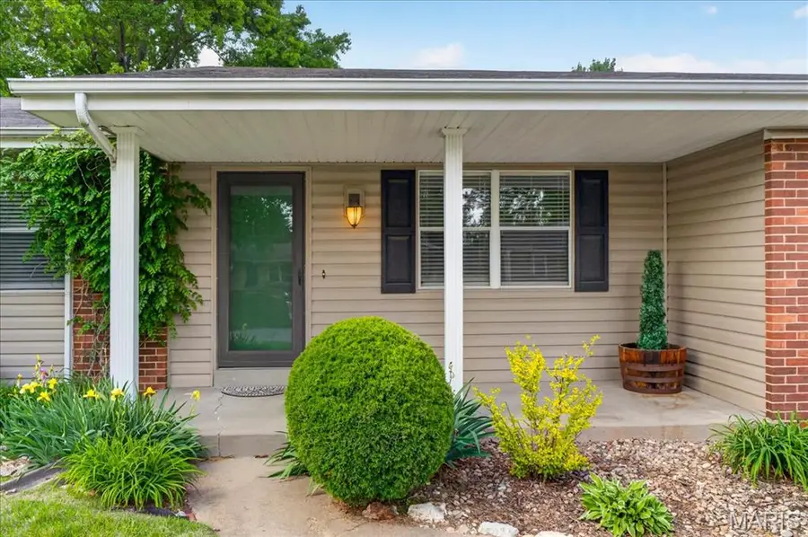 4 Glenview Drive, Saint Charles, MO 63304 - #3