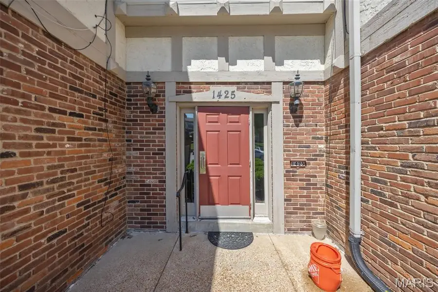 1425 Willow Brook Cove #5, Saint Louis, MO 63146 - #3