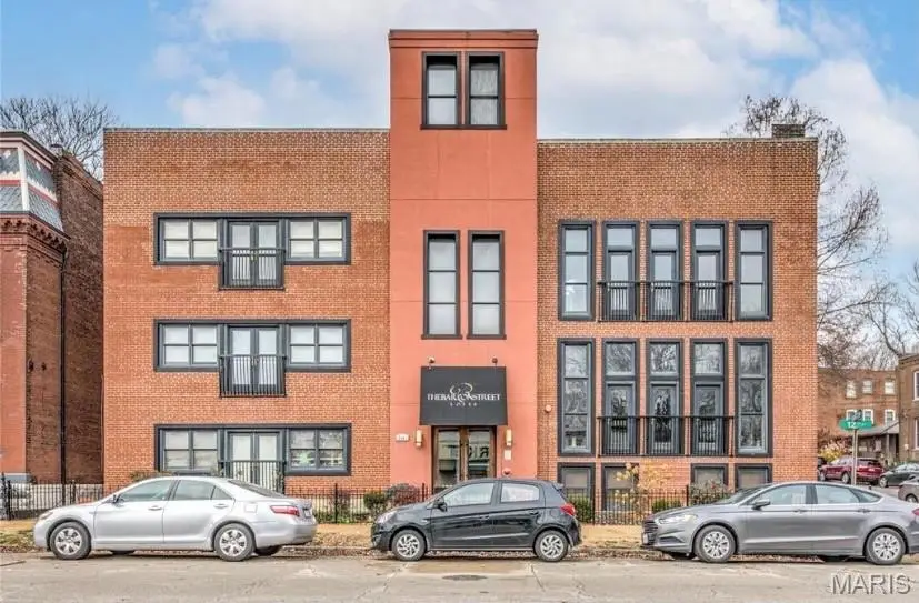 2401 S 12th Street #206, Saint Louis, MO 63104 - #1
