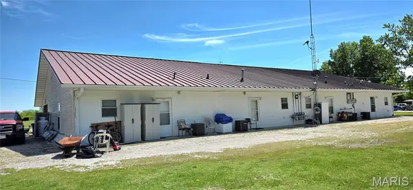 100 N State Street, Ellis Grove, IL 62241