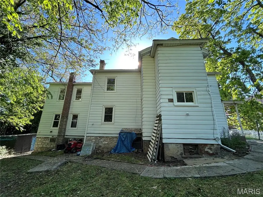 226 E 5th Street, Alton, IL 62002 - #3