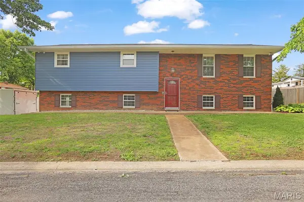 921 Borri Drive, Maryville, IL 62062