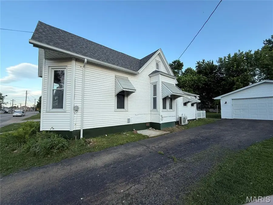 209 W College, Fredericktown, MO 63645 - #3