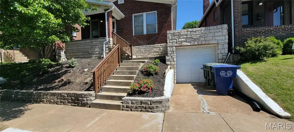 6024 Wanda Avenue, Saint Louis, MO 63116 - #1