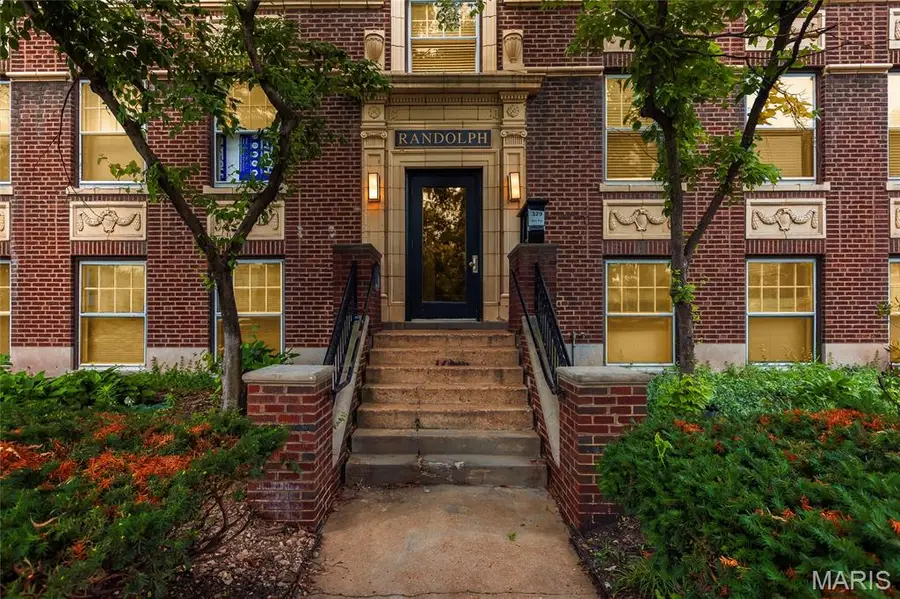 329 Belt Avenue #402, Saint Louis, MO 63112 - #2