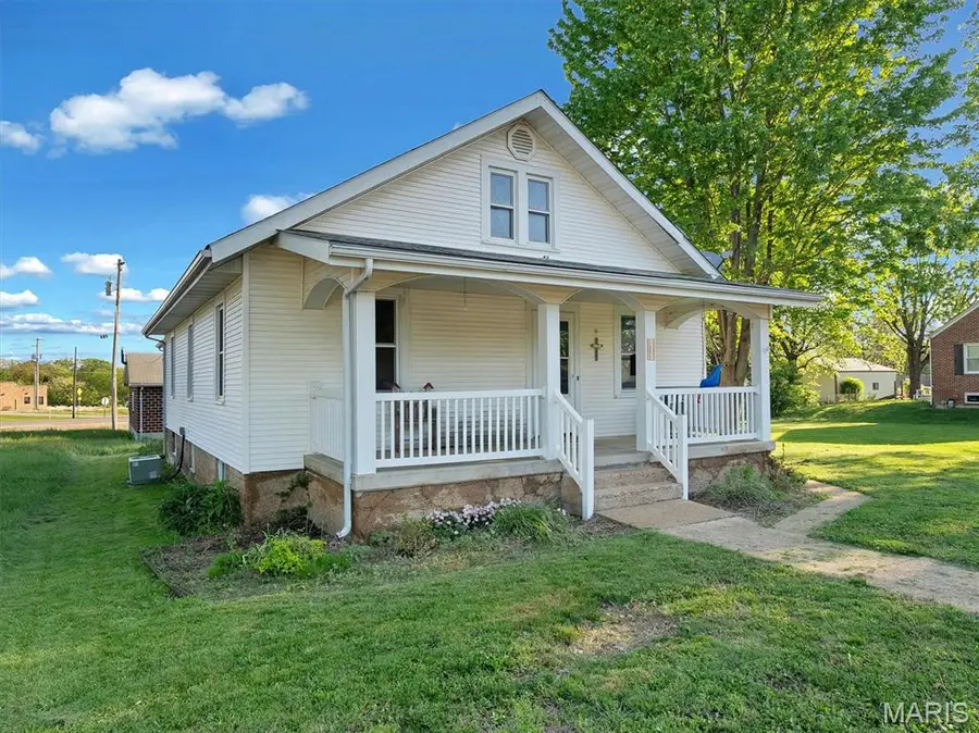 609 W Madison Avenue, Owensville, MO 65066 - #3