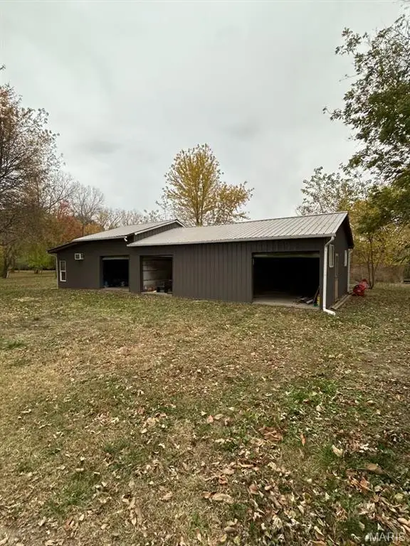 10198 S Old Route 66, Litchfield, IL 62056 - #1